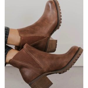 Roolee Jody Stacked heel brown boots